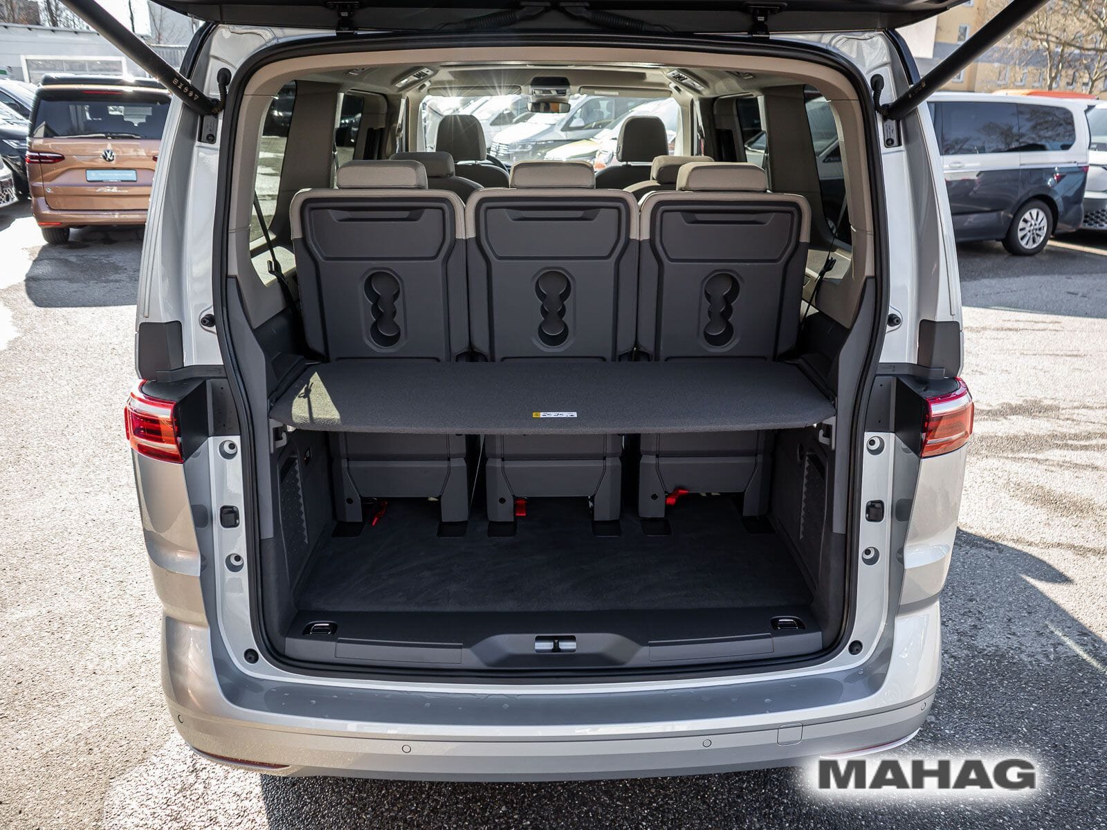 Fahrzeugabbildung Volkswagen Multivan Langversion Life "Edition" 2.0 TDI