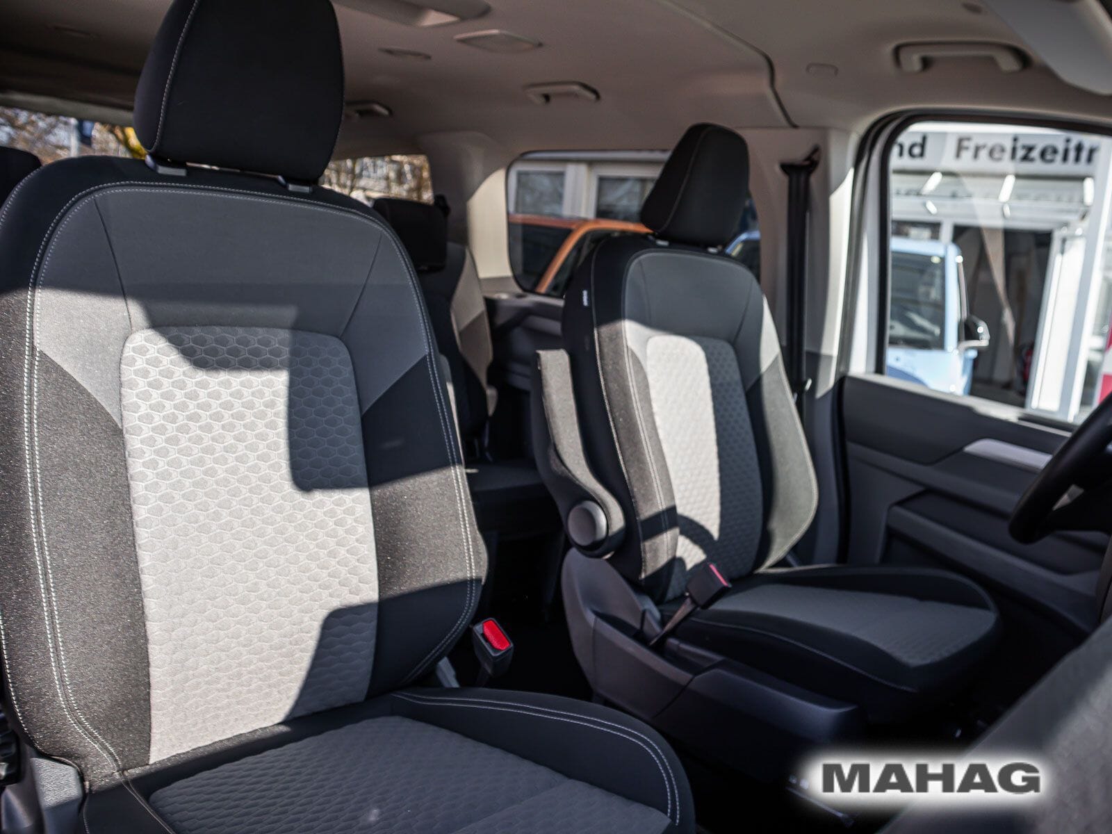 Fahrzeugabbildung Volkswagen Caravelle Life 8AG KR Life