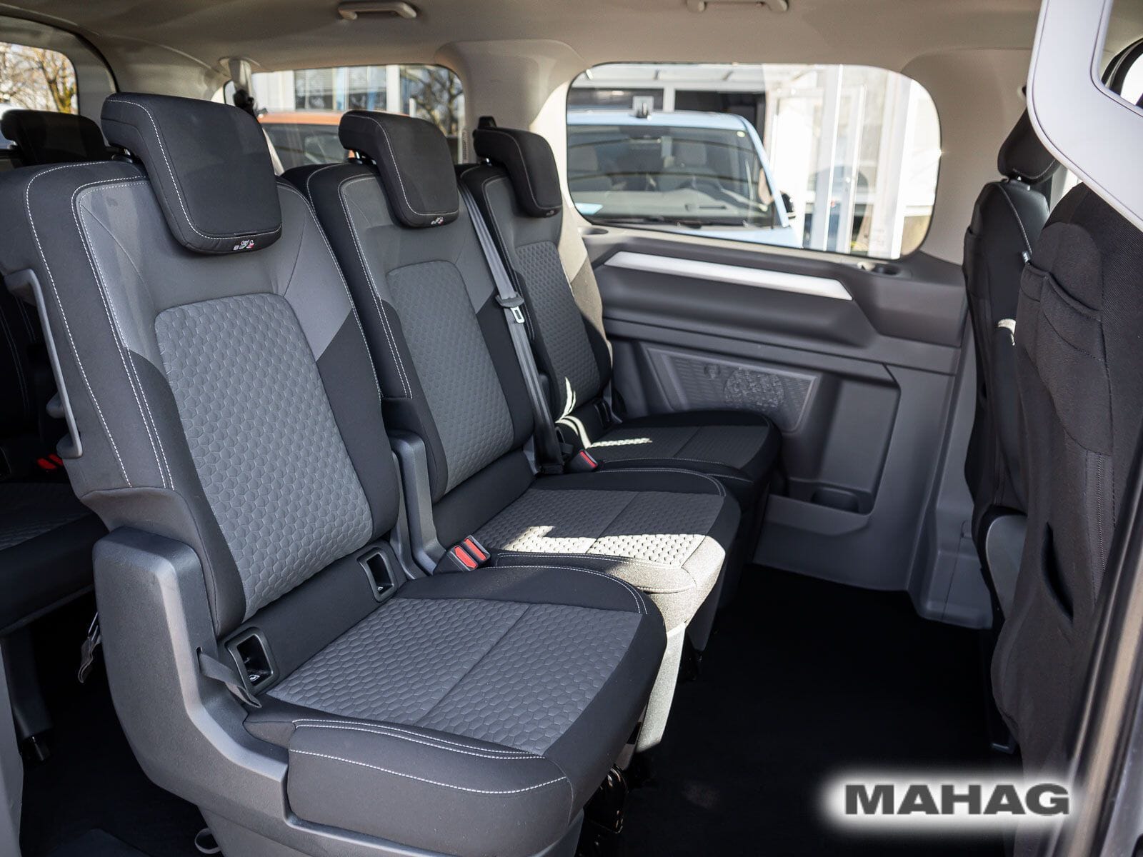 Fahrzeugabbildung Volkswagen Caravelle Life 8AG KR Life