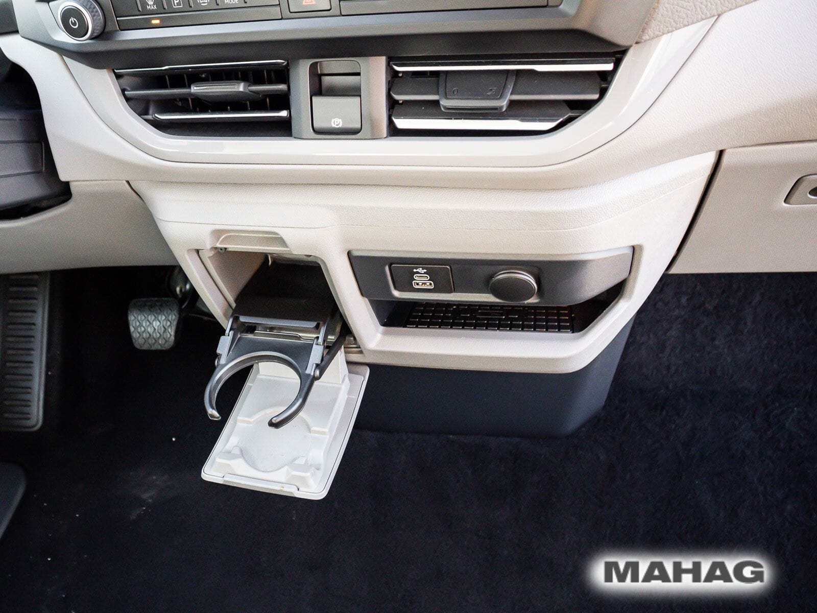 Fahrzeugabbildung Volkswagen Caravelle Life 8AG KR Life
