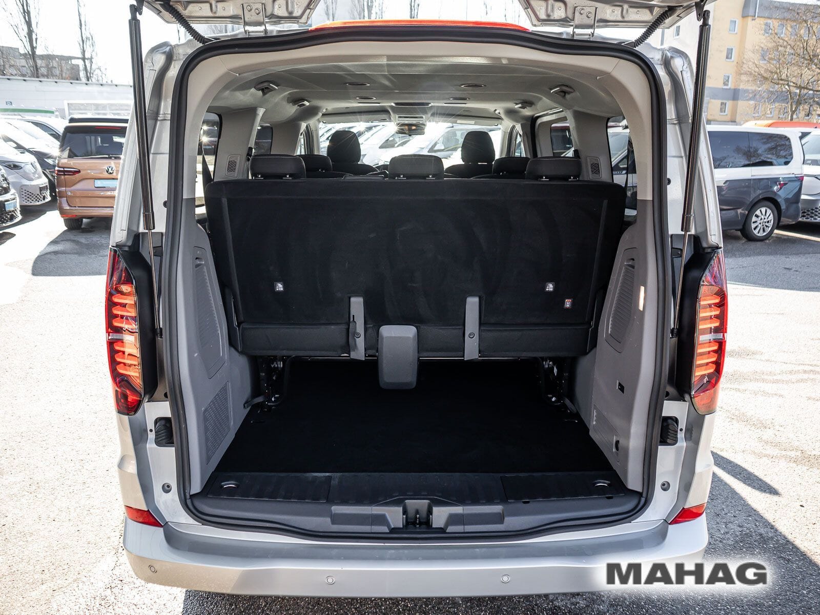 Fahrzeugabbildung Volkswagen Caravelle Life 8AG KR Life