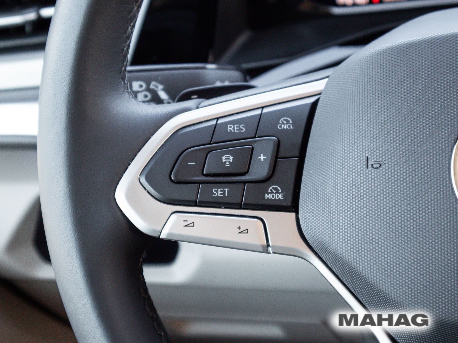 Fahrzeugabbildung Volkswagen Multivan Life130 kW eHybrid 4MOTION LÜ