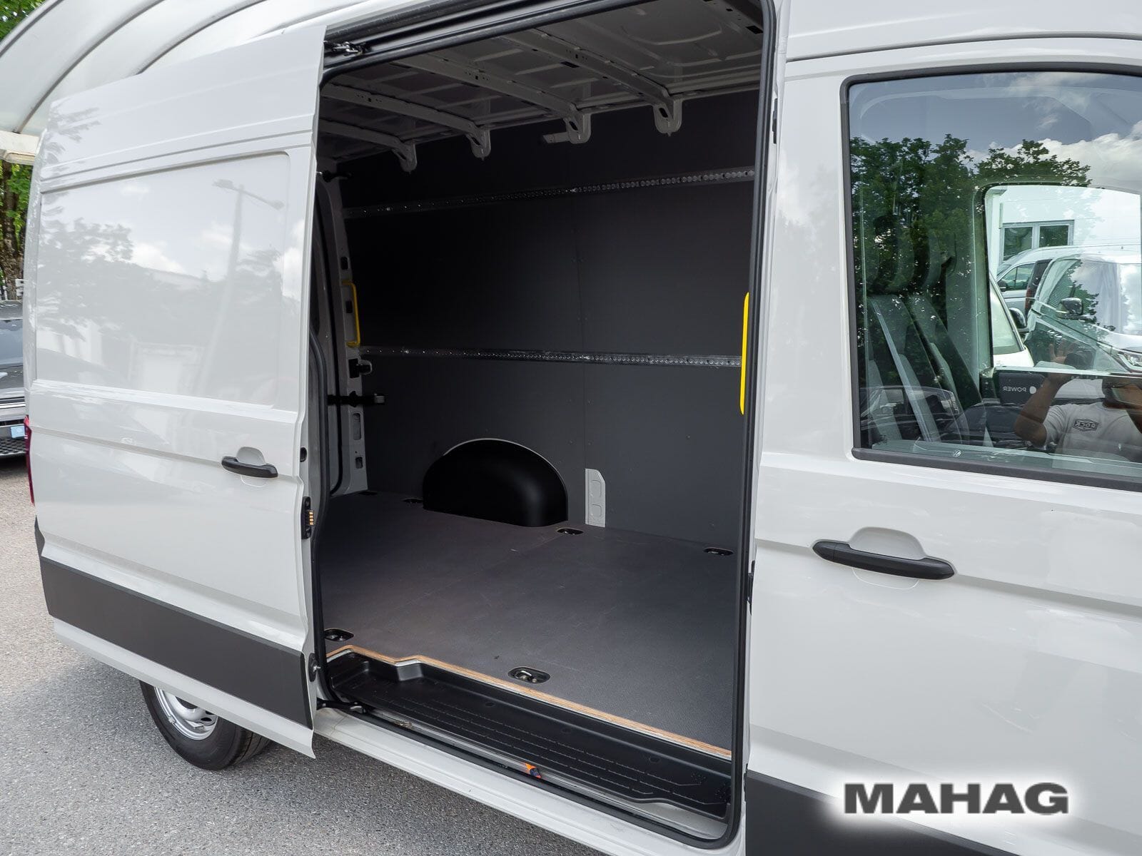 Fahrzeugabbildung Volkswagen Crafter Kasten mittlerer Radstand
