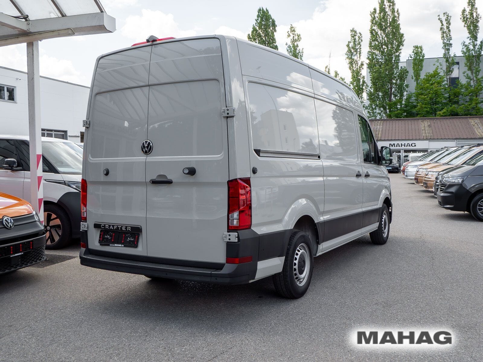 Fahrzeugabbildung Volkswagen Crafter Kasten mittlerer Radstand