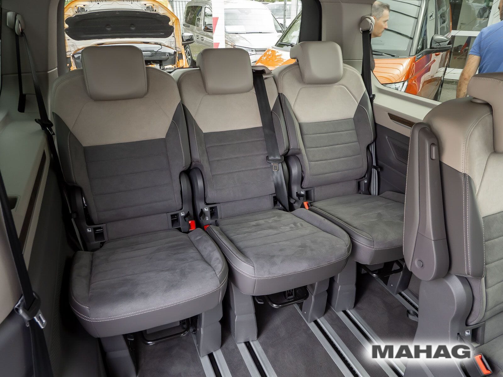Fahrzeugabbildung Volkswagen Multivan Langversion Style 1.5 TSI Hybrid