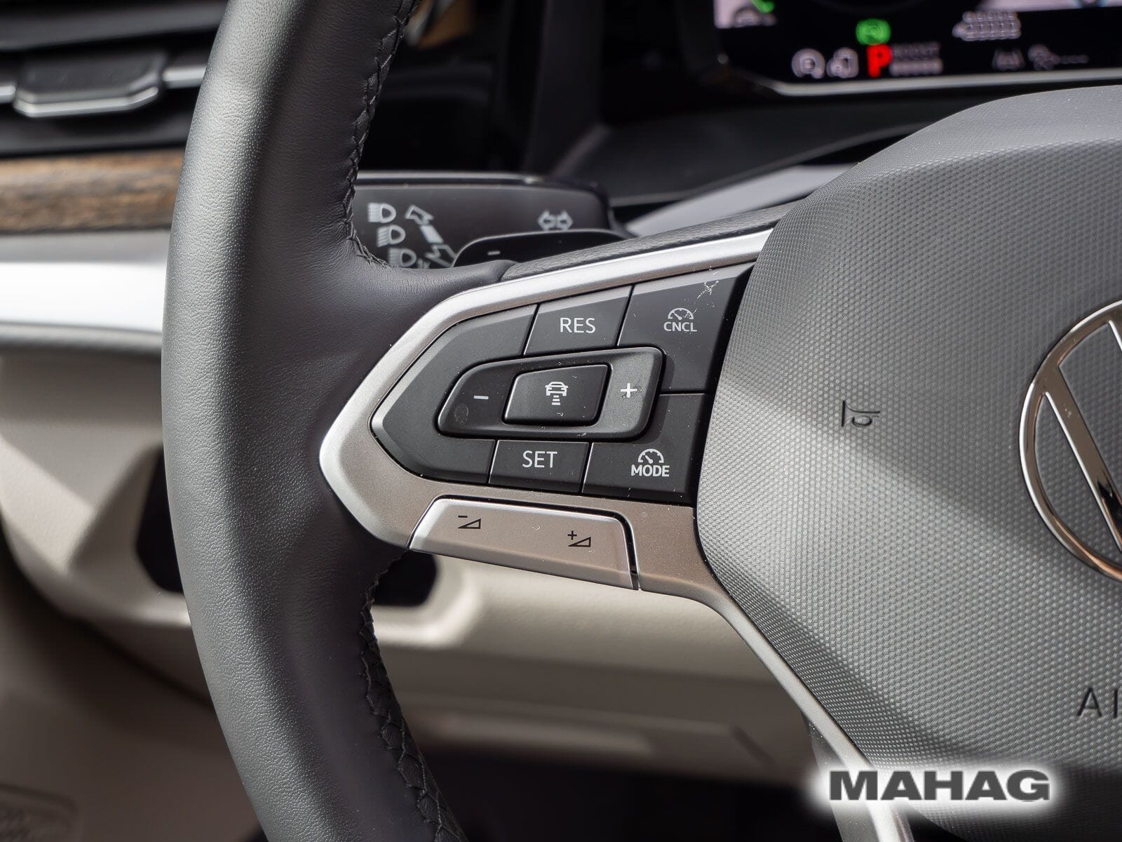 Fahrzeugabbildung Volkswagen Multivan Langversion Style 1.5 TSI Hybrid