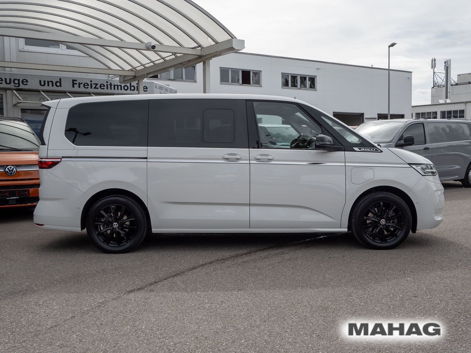 Fahrzeugabbildung Volkswagen Multivan Langversion Style 1.5 TSI Hybrid