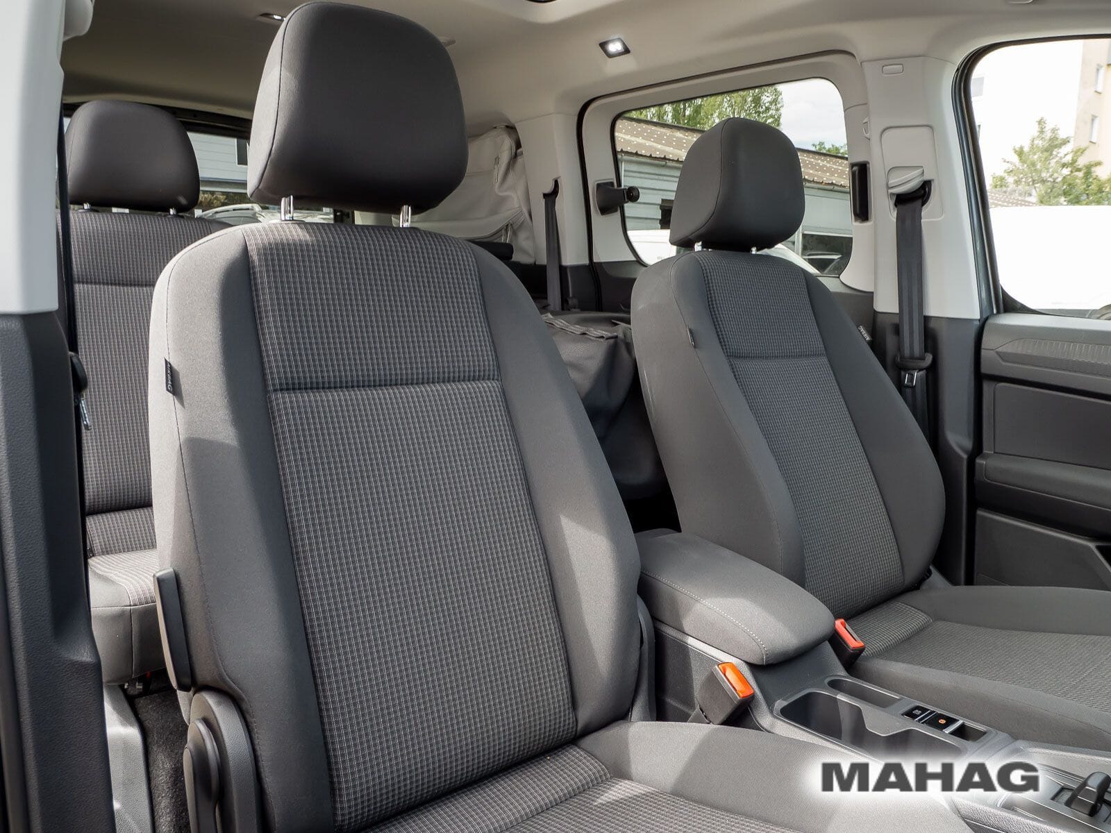 Fahrzeugabbildung Volkswagen Caddy Maxi California 2.0 TDI DSG