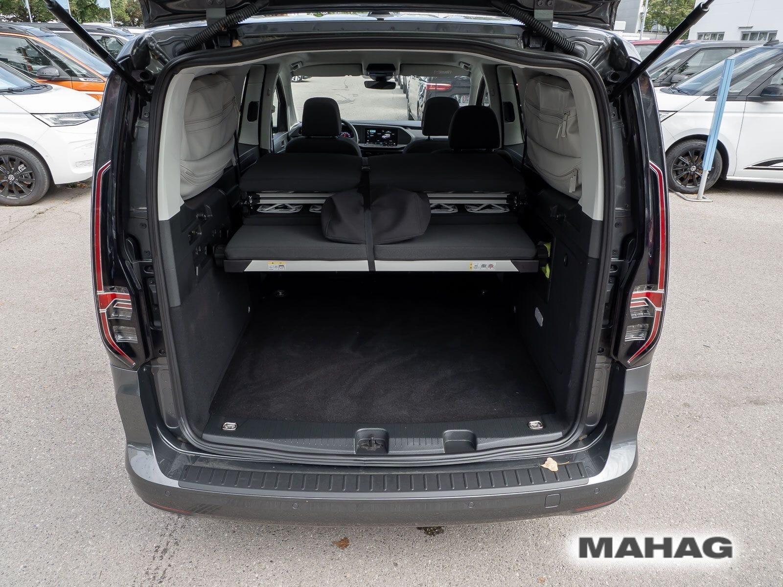 Fahrzeugabbildung Volkswagen Caddy Maxi California 2.0 TDI DSG
