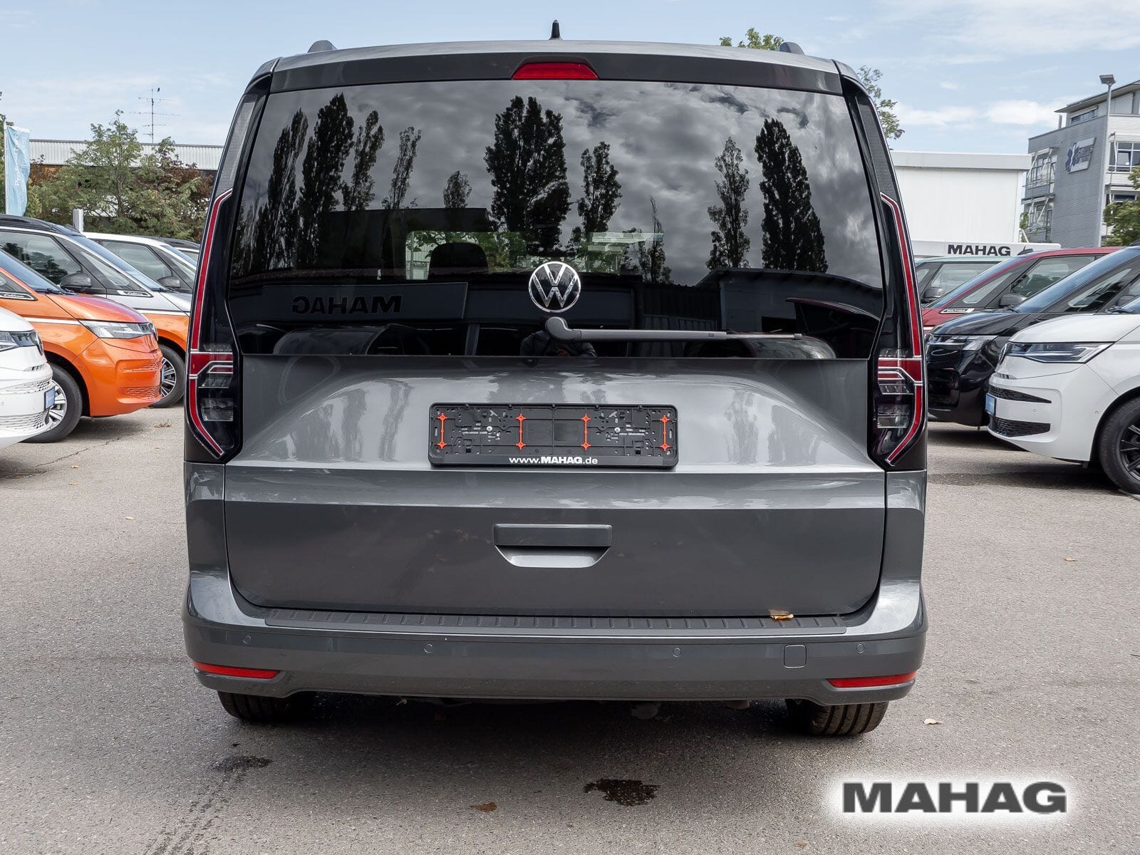 Fahrzeugabbildung Volkswagen Caddy Maxi California 2.0 TDI DSG