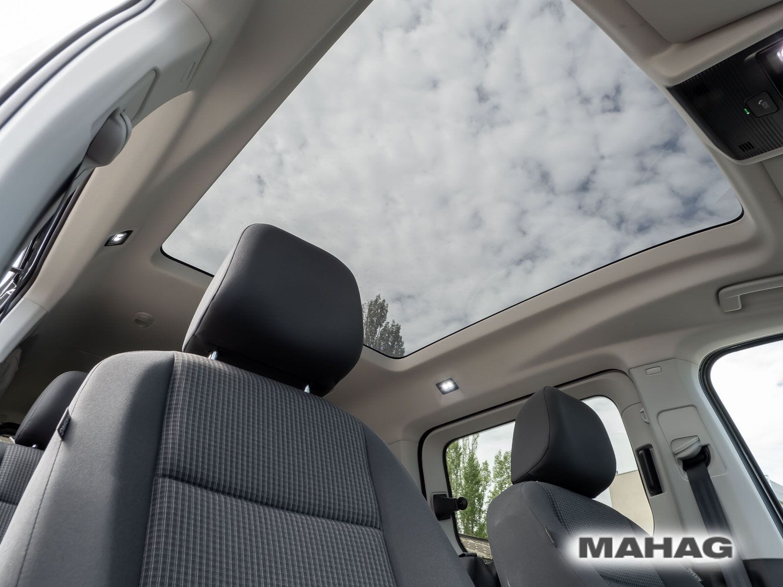 Fahrzeugabbildung Volkswagen Caddy Maxi California 2.0 TDI DSG