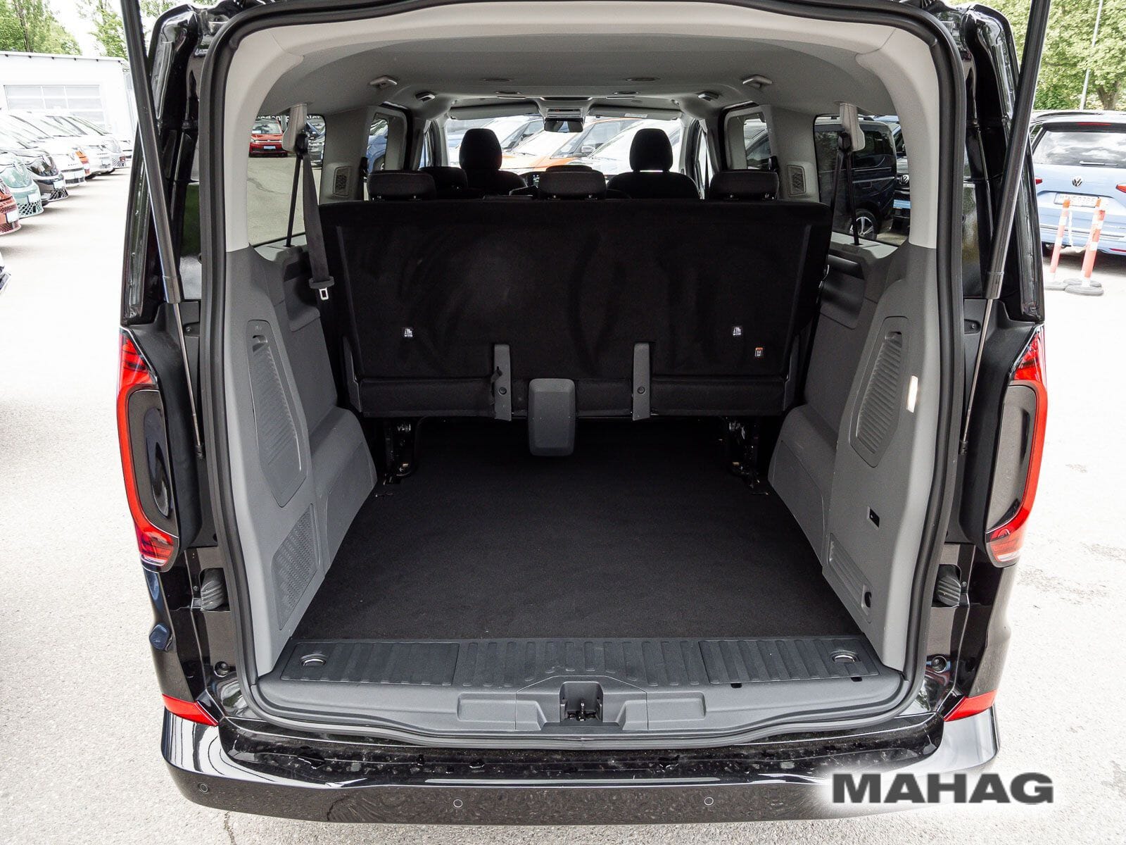 Fahrzeugabbildung Volkswagen Caravelle langer Radstand Style