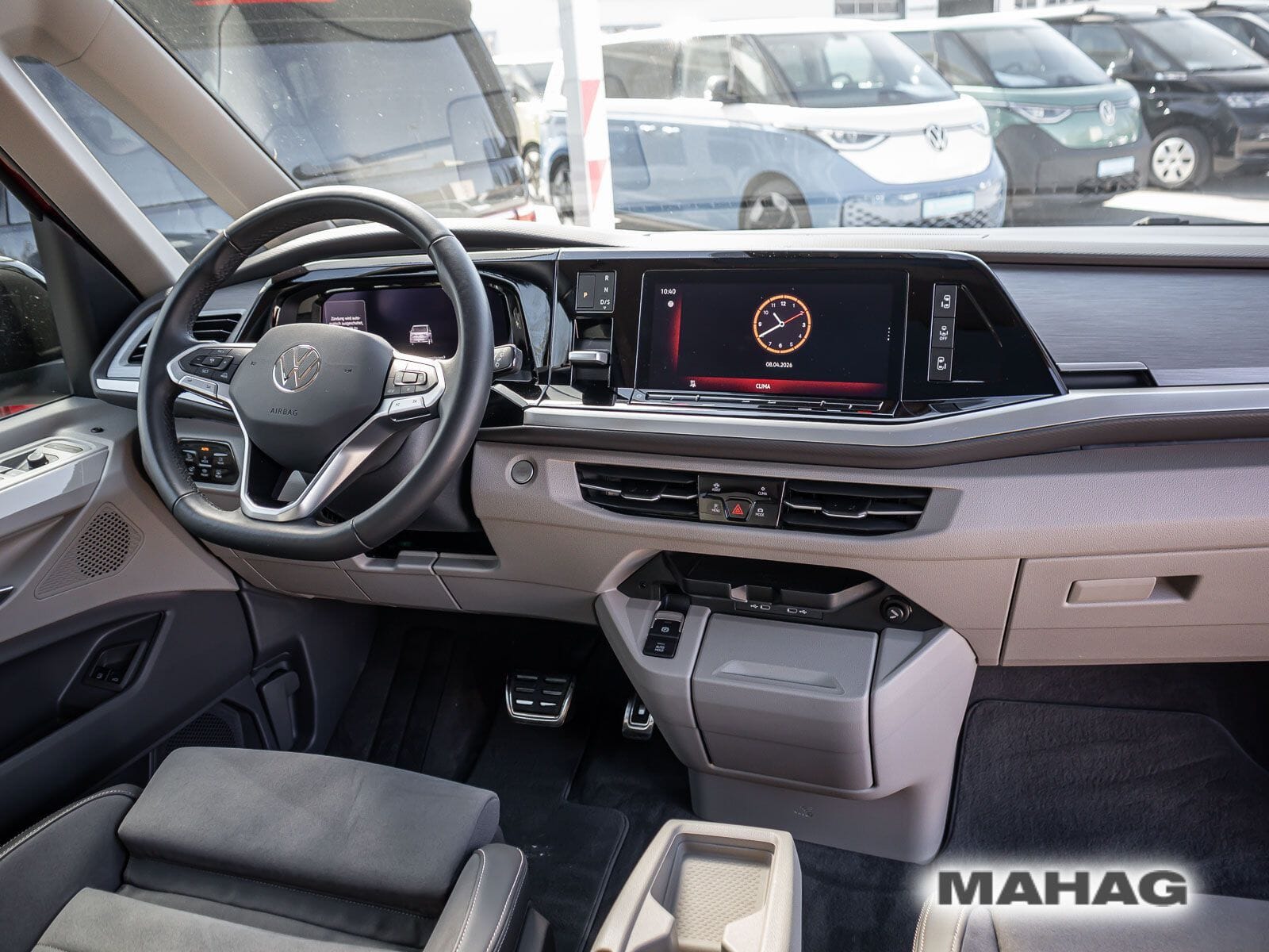 Fahrzeugabbildung Volkswagen T7 Multivan Style LÜ 1,5 TSI eHybrid 4motion AHK