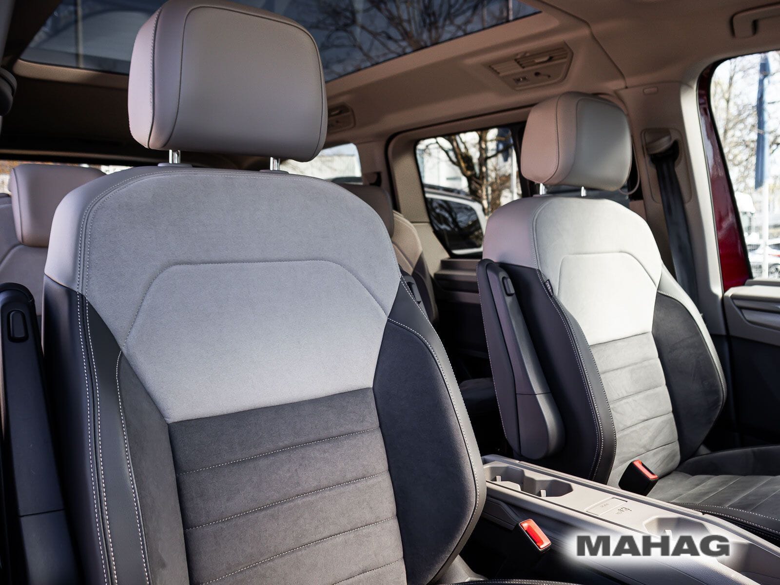 Fahrzeugabbildung Volkswagen T7 Multivan Style LÜ 1,5 TSI eHybrid 4motion AHK