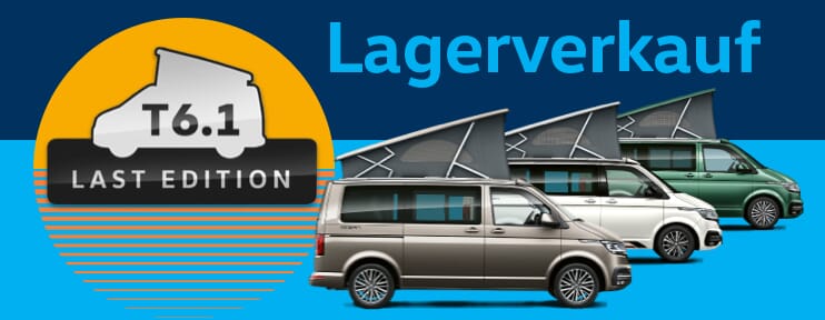 Reihe von Volkswagen California T6.1 Last Edition Modellen in verschiedenen Farben mit Aufstelldächern, mit einem ‘Lagerverkauf’-Banner.