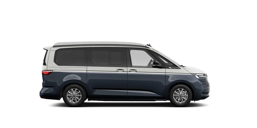 Volkswagen California T7 Wohnmobil in zweifarbigem Blau, Seitenansicht mit transparentem Hintergrund.